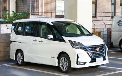 Car rent, Serena Nissan 8-osobowy do wynajęcia w Pafos