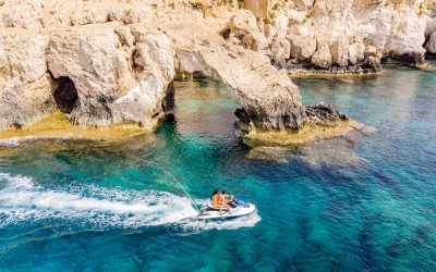 Optional trip, Wycieczka z Pafos w kierunku Ayia Napa Marathon z Lefkarą, odrobiną wina i oliwy