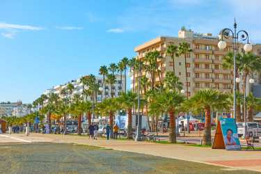 Optional trip, Z Pafos w kierunku Ayia Napa Marathon z Lefkarą, odrobiną wina i oliwy