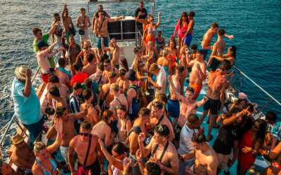 Optional trip, Fantastyczna impreza na łodzi z DJ na pokładzie z Ayia Napy portu