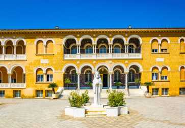 Attractions, Nikozja stolica dwóch Cyprów z Limassol [49]